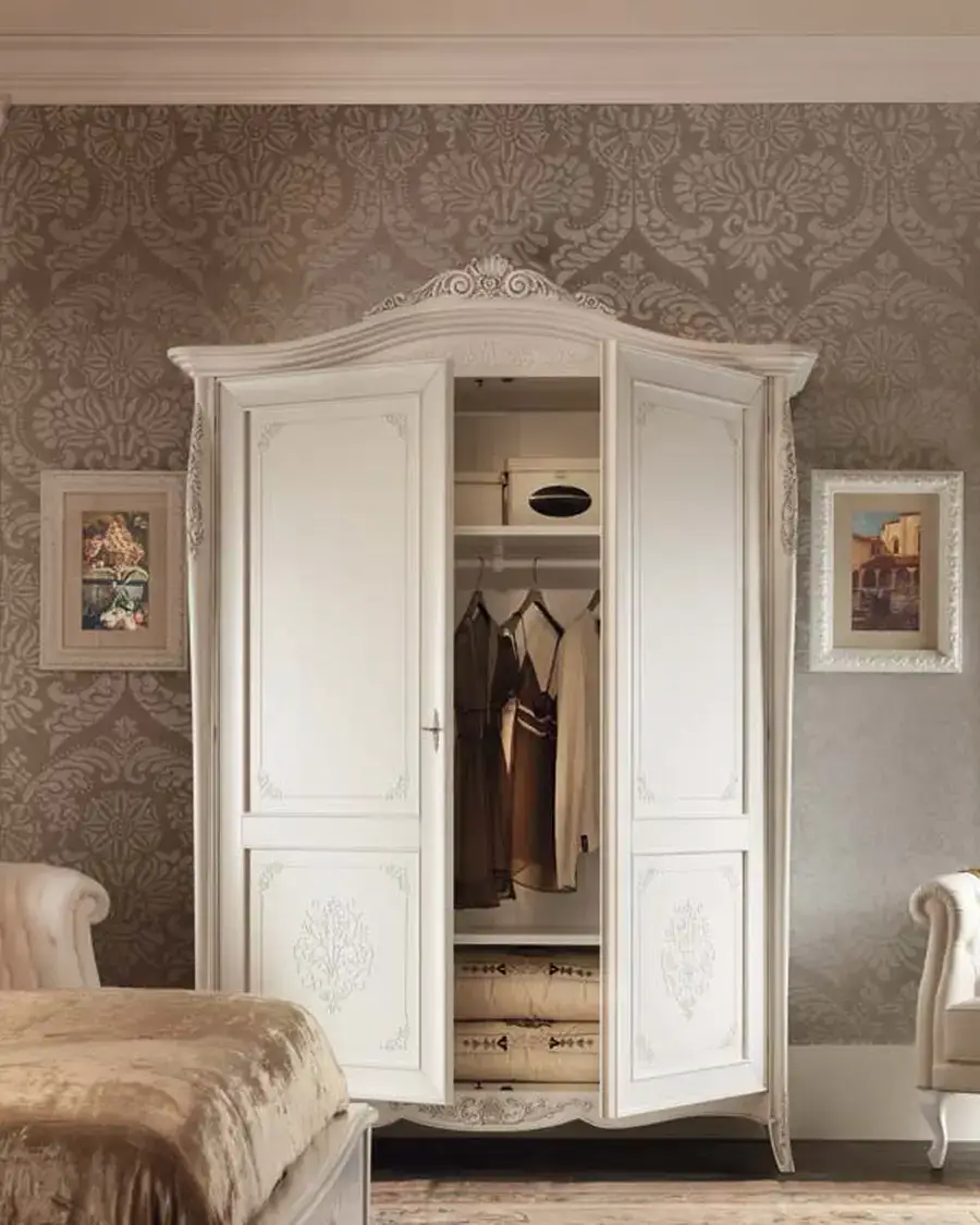 Gran Guardia Wardrobe 2067, carved armoire with two hinged doors