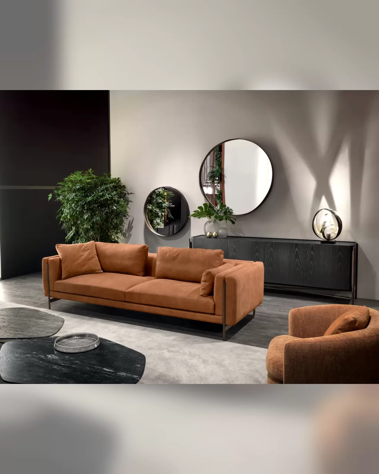 Shanghai Sofa by Cantori, leather sofa for a luxury living room