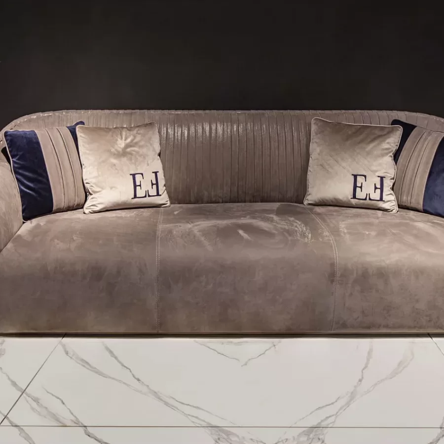 Licena Sofa by Epoque, luxury living room furniture, in leather, made to order in Italy