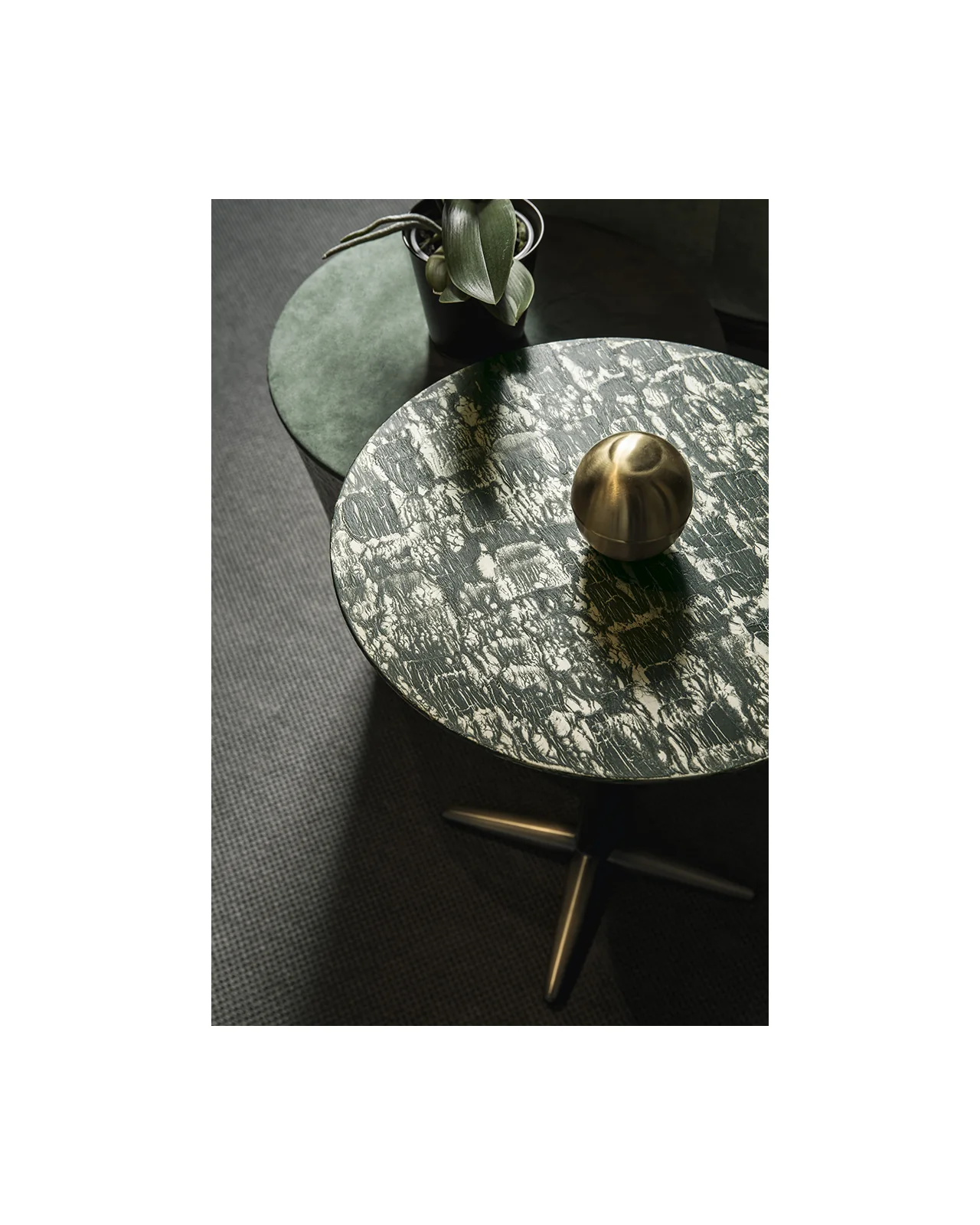 City low round coffee table by Cantori, in an interior setting, photo 4 of 5