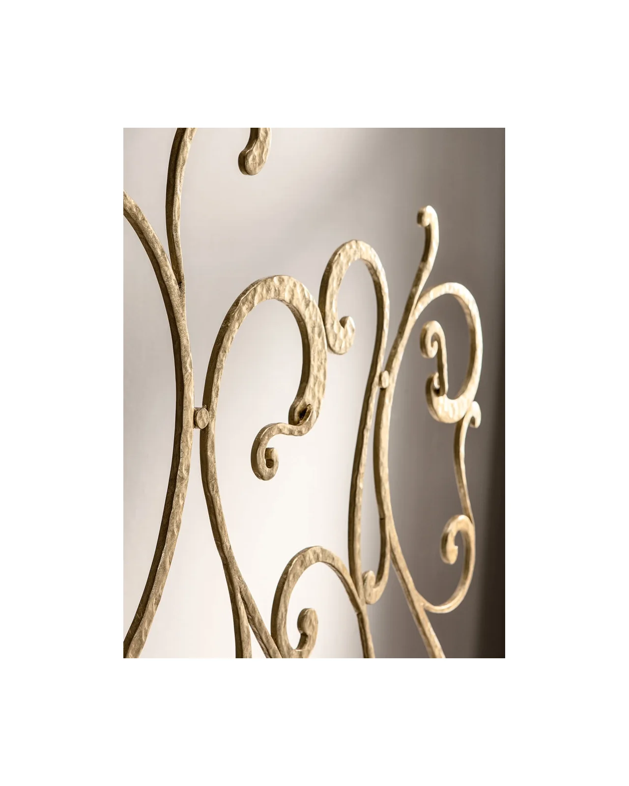 Letto Klimt di Cantori, in ambiente, foto 2 di 3, catalogo Nobili Design
