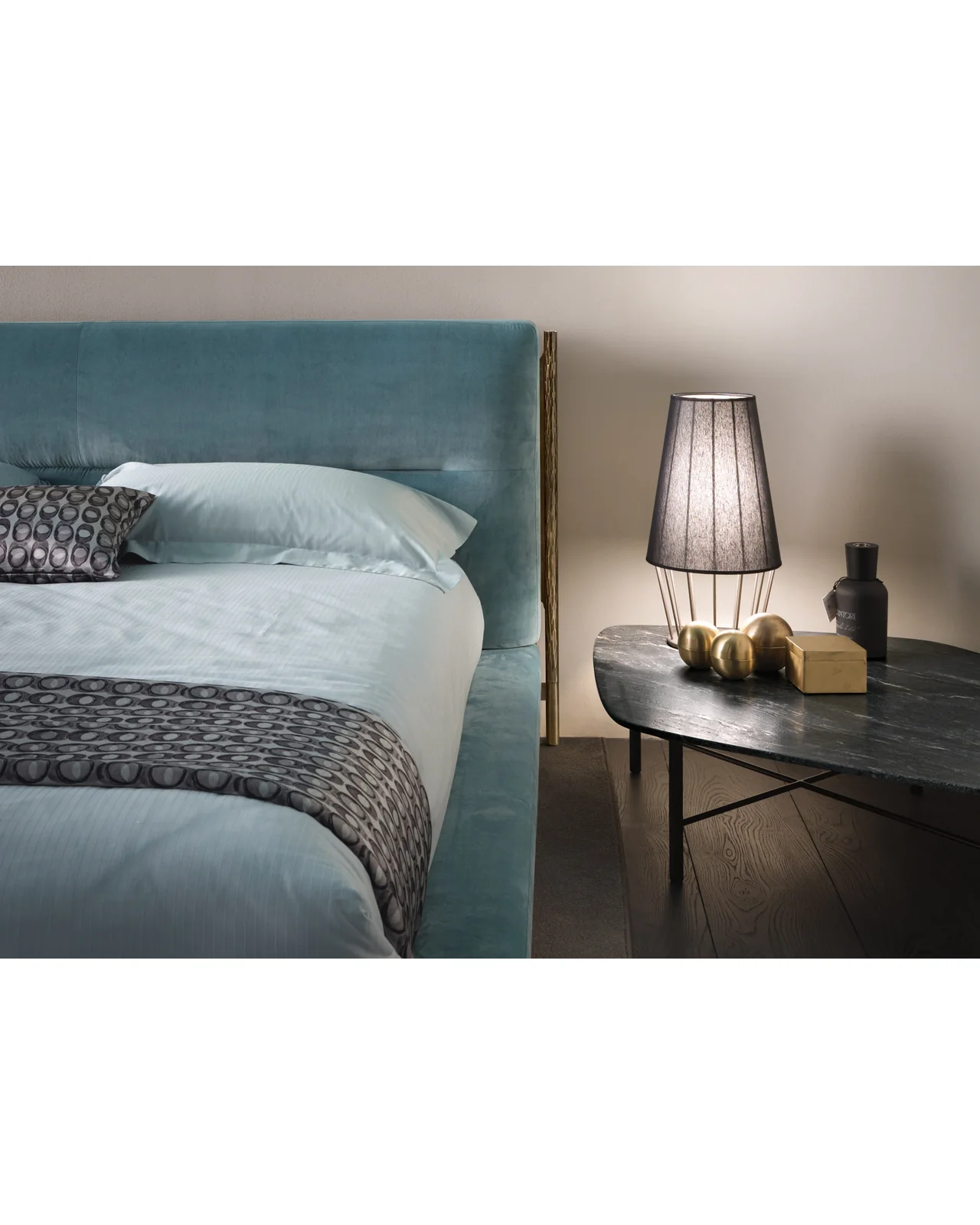 Shanghai bed by Cantori, in an interior setting, photo 4 of 5