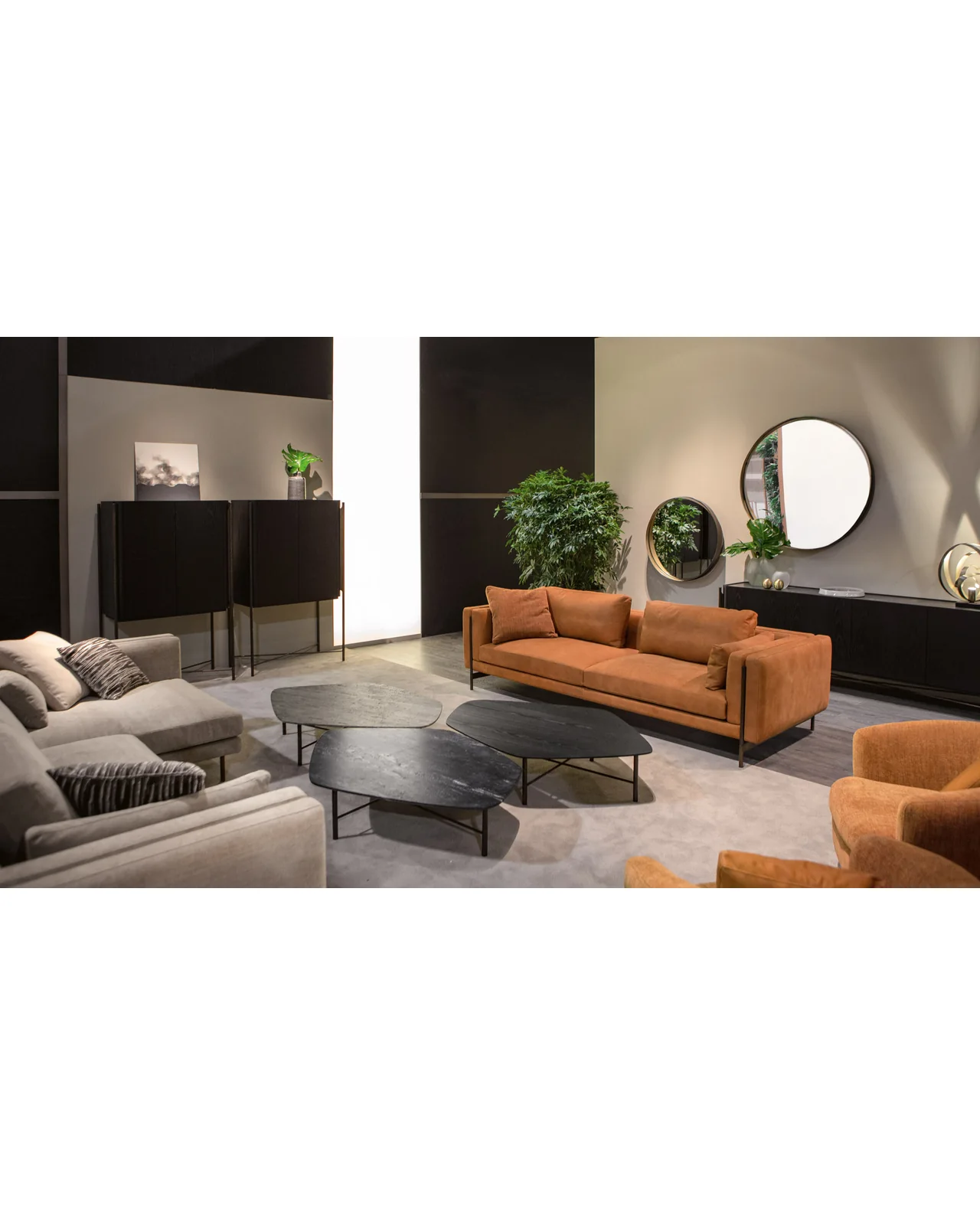 Shanghai coffee table by Cantori, in an interior setting, photo 4 of 7