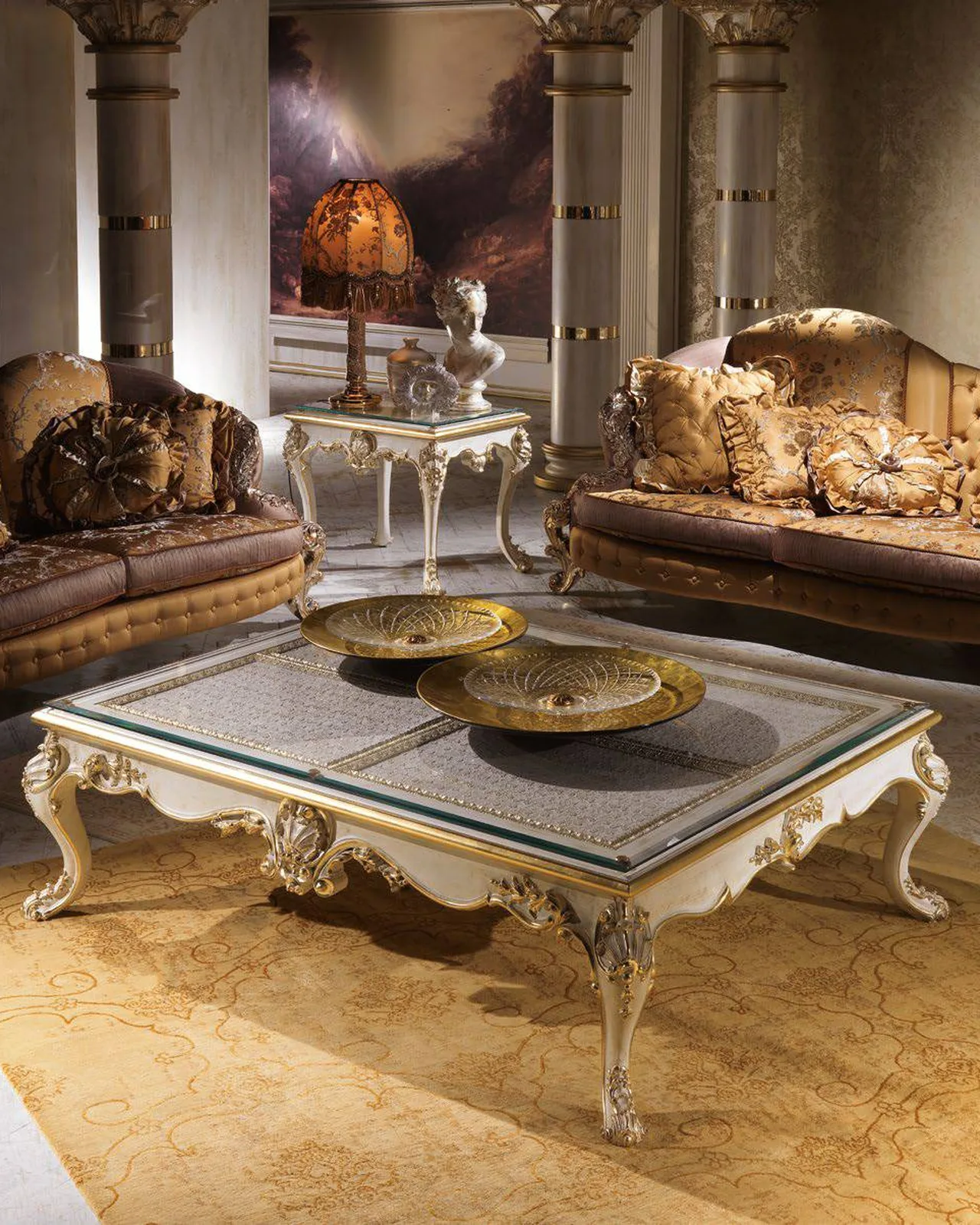 Royal Coffee Table RY174, Cappelletti Royal collection, classic Italian coffee table in a classic living room setting, photo 1 of 2