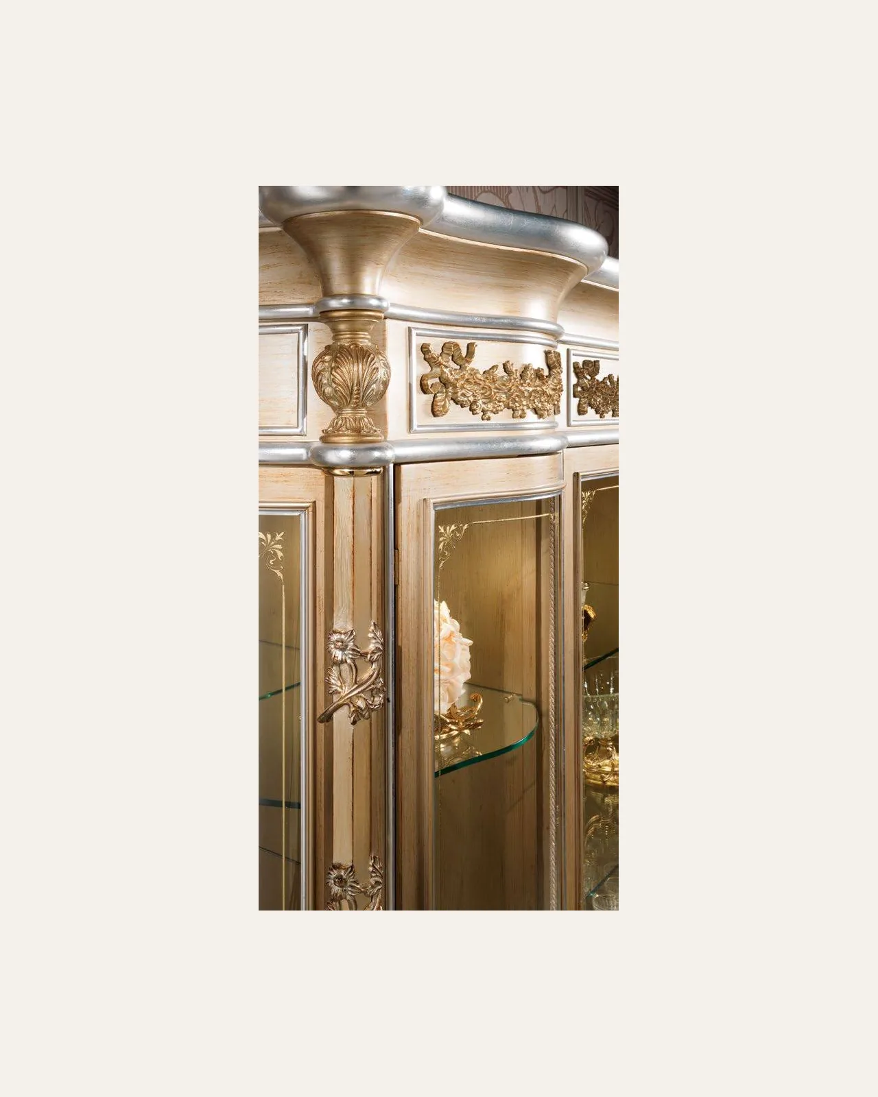 Royal Four-Door Showcase RY019, Cappelletti Royal collection, classic Italian display cabinet product view, photo 1 of 4