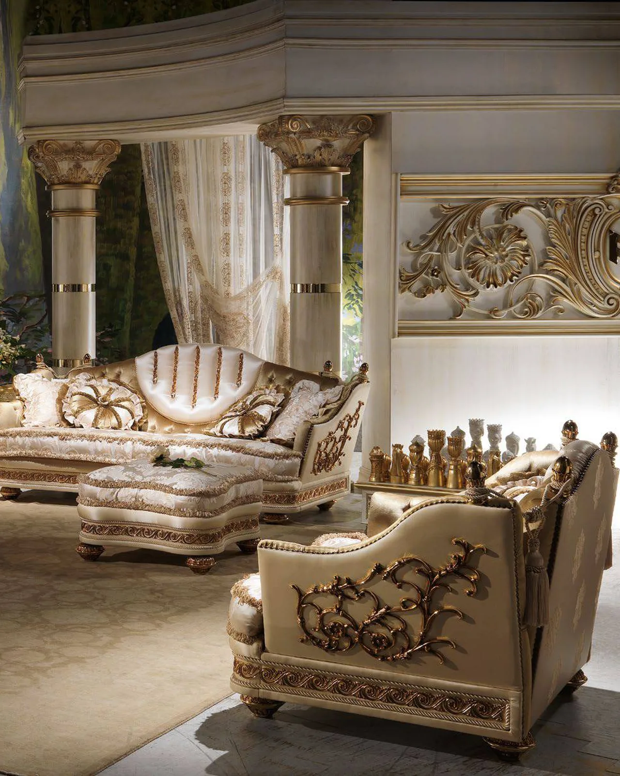 Royal Pouf RY076, Cappelletti Royal collection, classic Italian pouf in a classic living room setting, photo 3 of 4