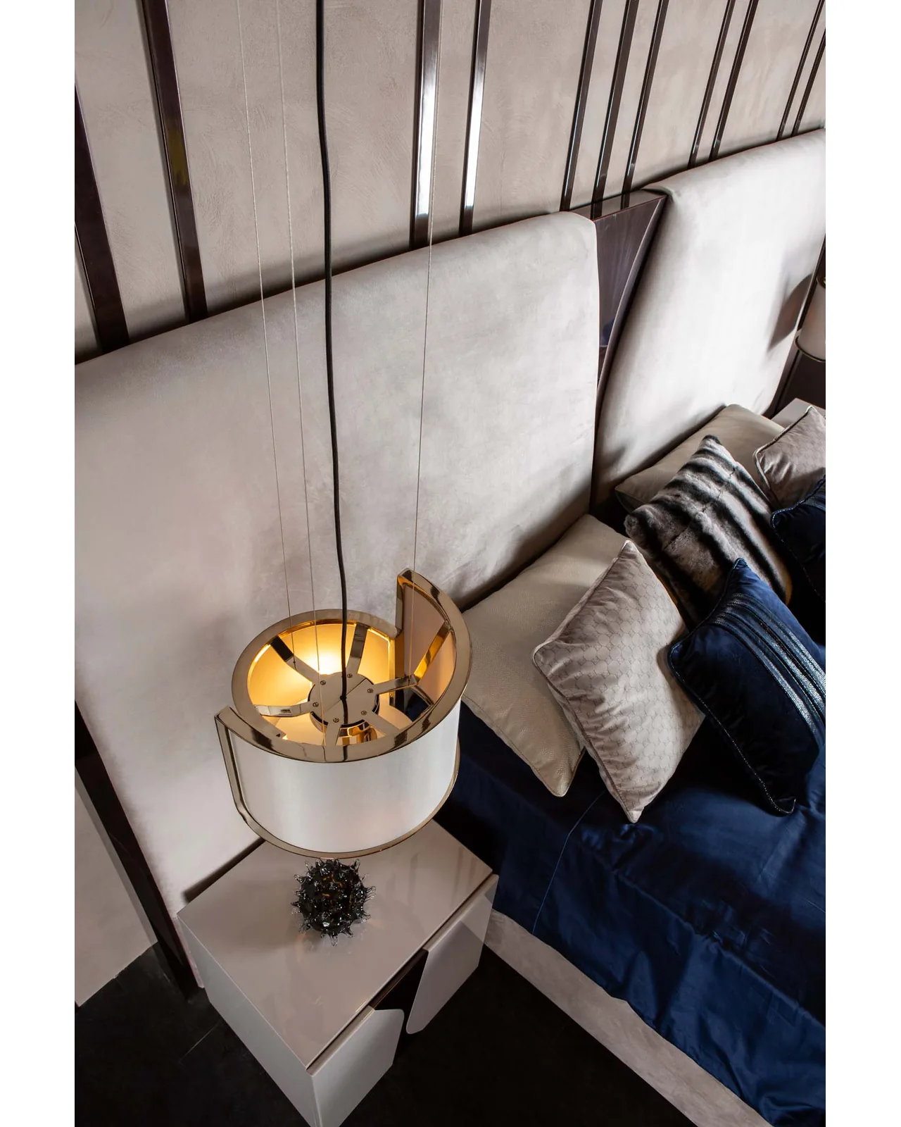 Comodino Krypton di Epoque, in camera da letto, foto 2 di 2, catalogo Nobili Design