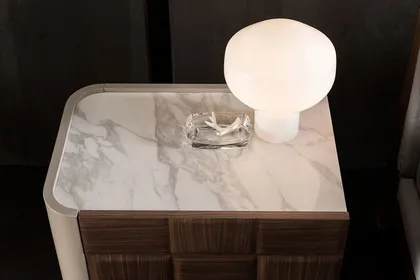 Comodino moderno Dama per camera da letto