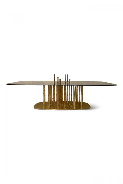 Esclusivo tavolino Lotus con dettagli in bambù placcato oro e piano in vetro trasparente, per un tocco di eleganza.